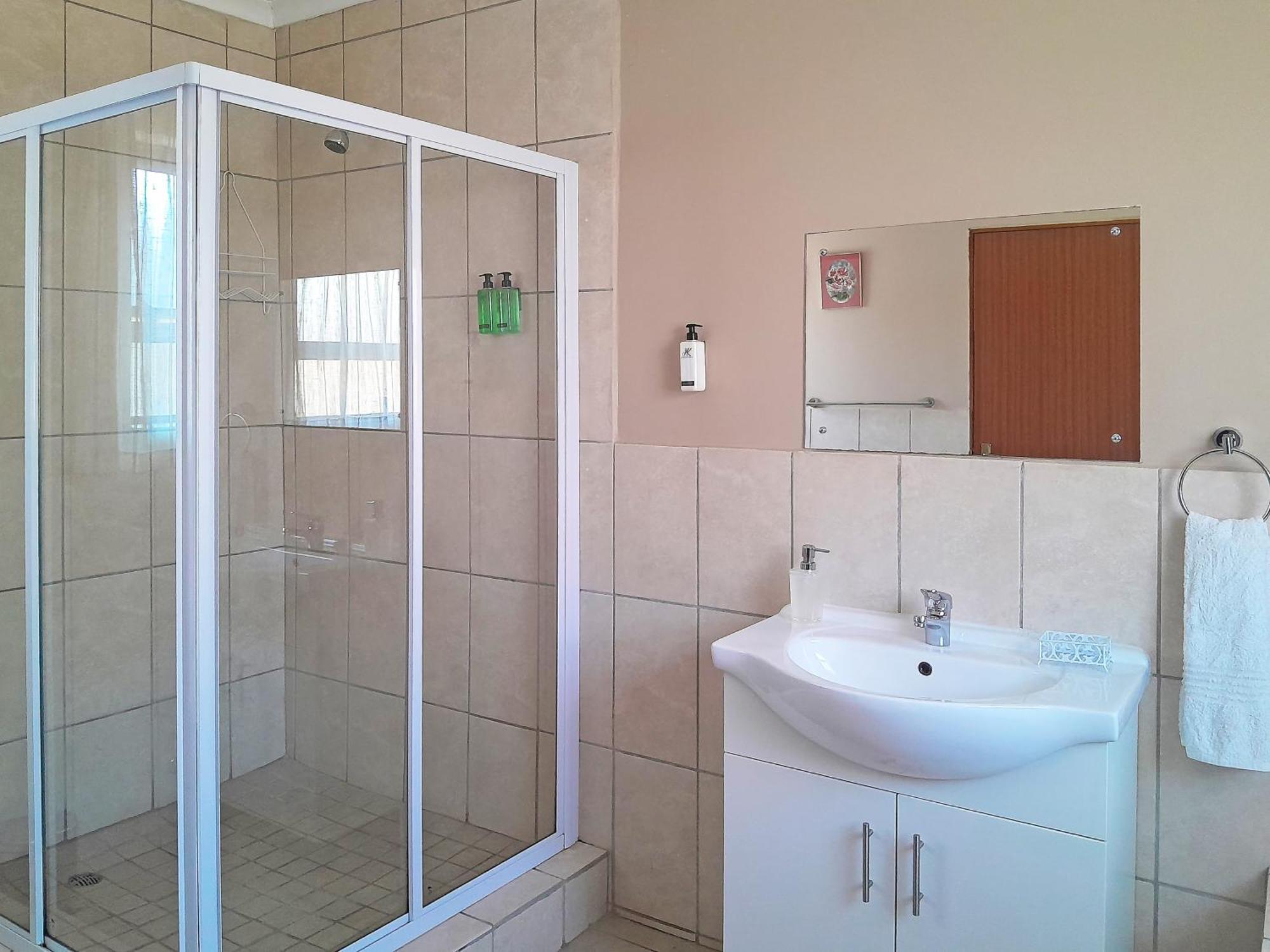 Woodpecker'S Inn Guest House Kempton Park Exterior photo