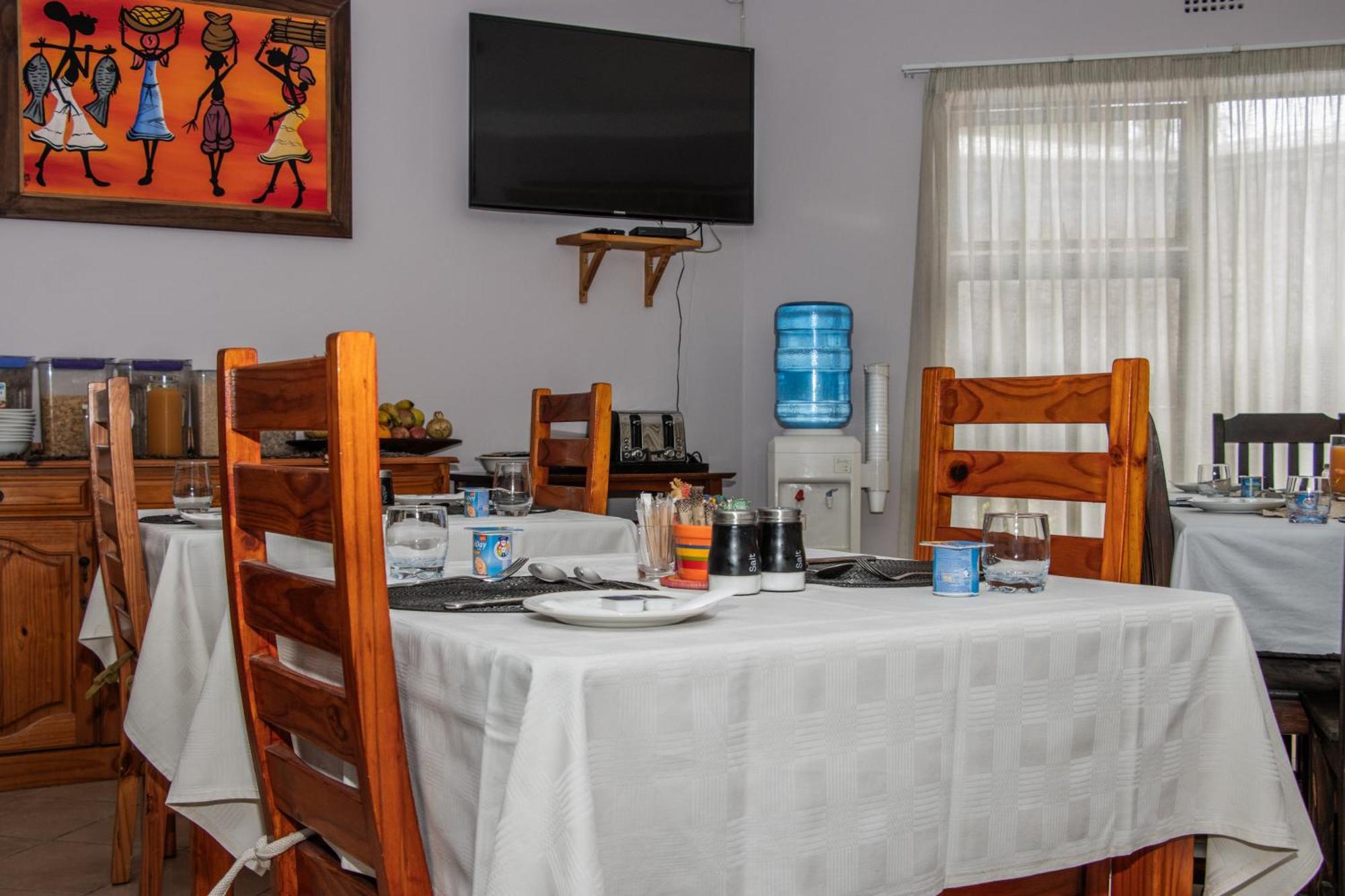 Woodpecker'S Inn Guest House Kempton Park Exterior photo