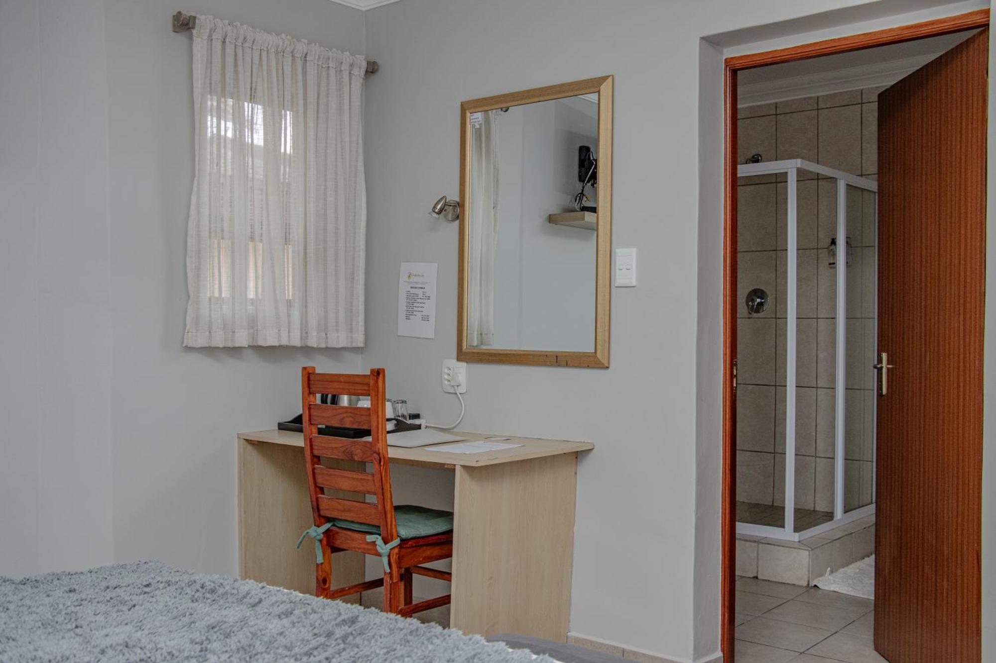 Woodpecker'S Inn Guest House Kempton Park Exterior photo